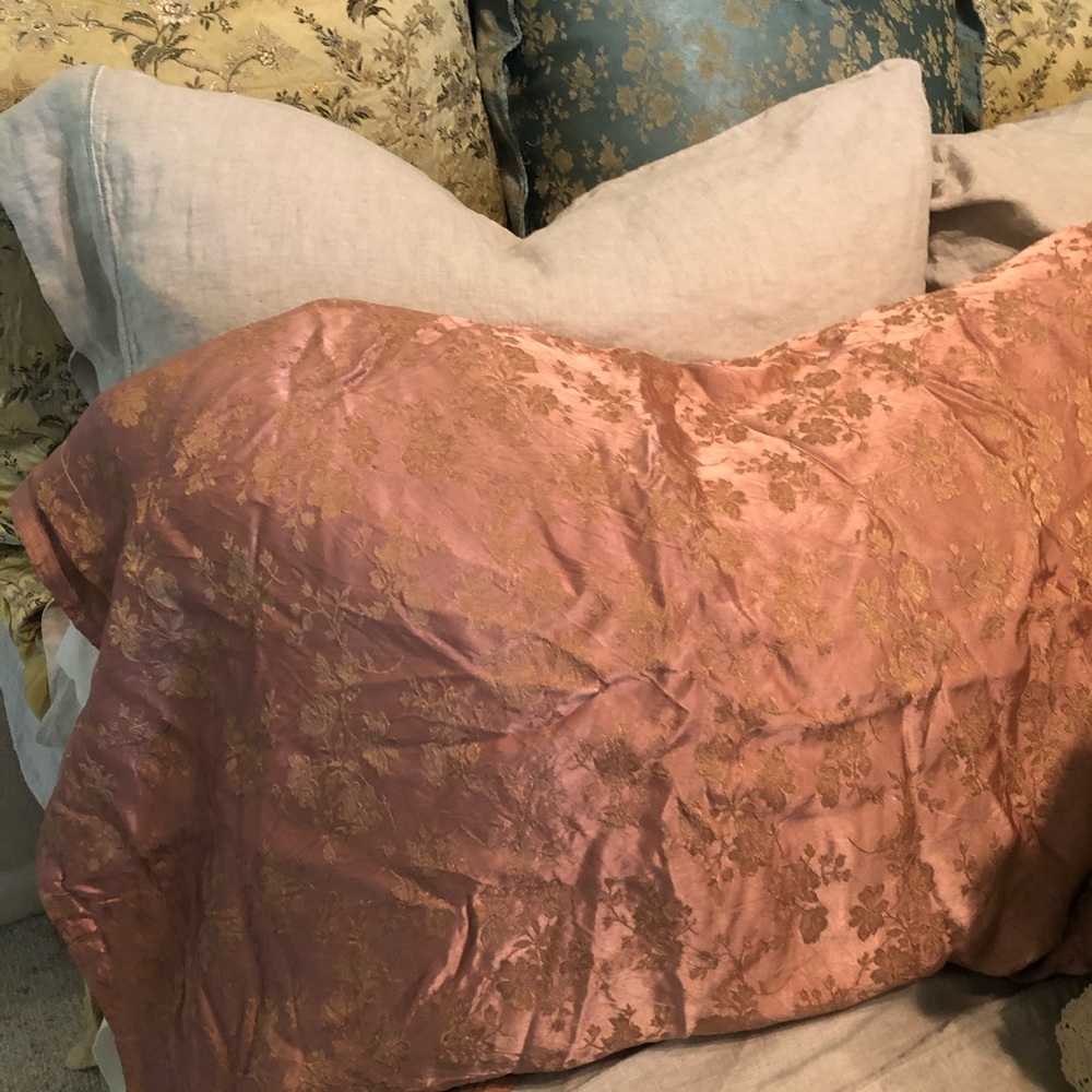 Bella Notte satin pink sham like new!